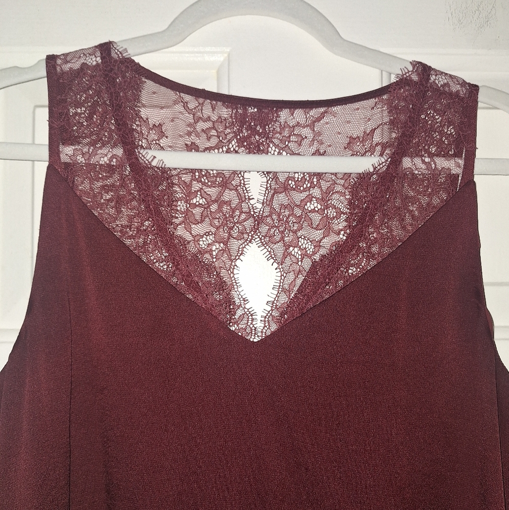 Express Lace Top - Picture 4 of 7
